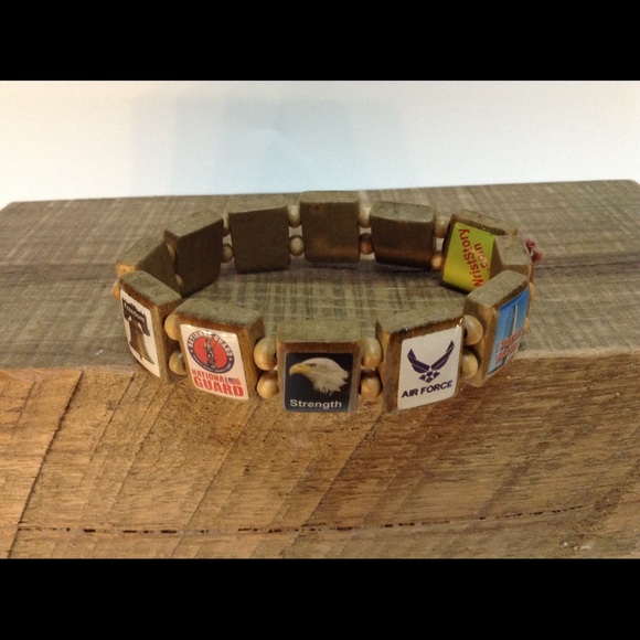 Patriotic Stretch Bracelet - Picture 2 of 4